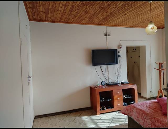 3 BEDROOM HOUSE FOR SALE IN KEMPTON PARK EXT 4